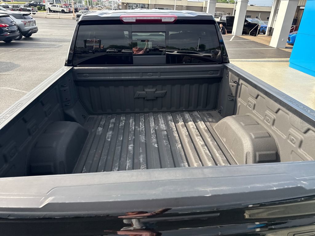 Used 2025 Chevrolet Silverado 1500 LT Trail Boss w/ LT Trail Boss Premium Package AWD/4WD image 39