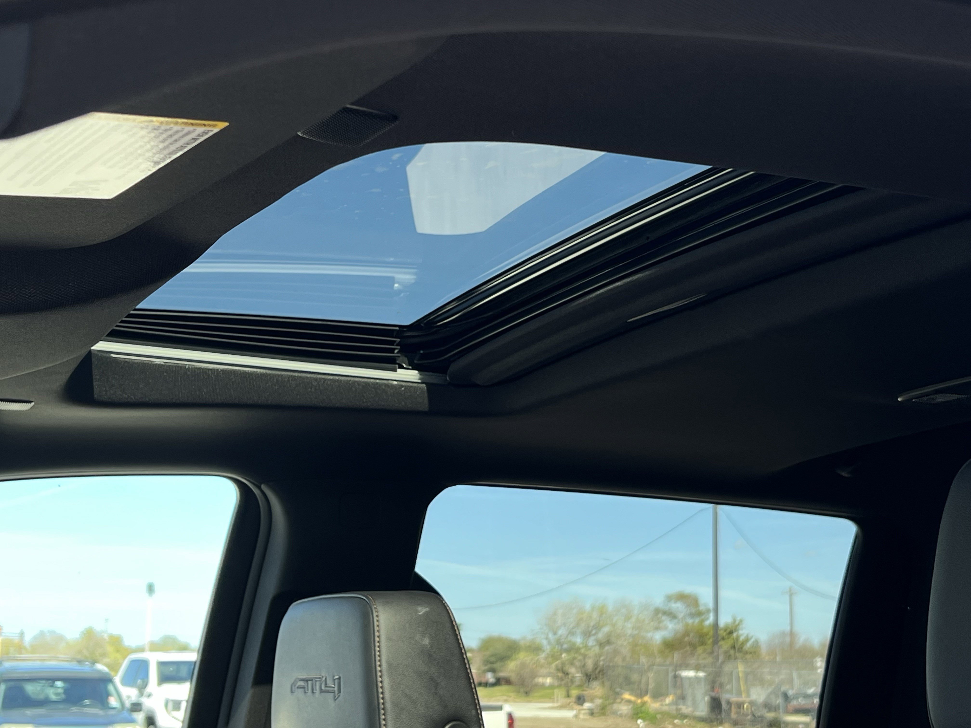 Used 2024 GMC Sierra 1500 AT4 w/ Technology Package image 23