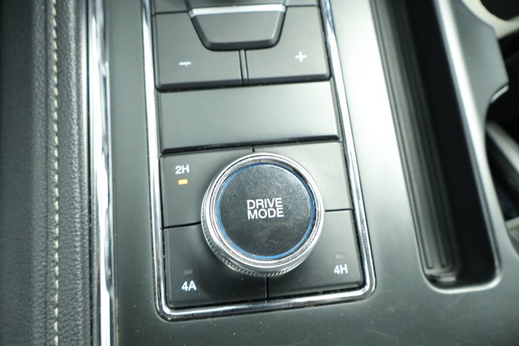 Used 2024 Ford Expedition XLT AWD/4WD image 38