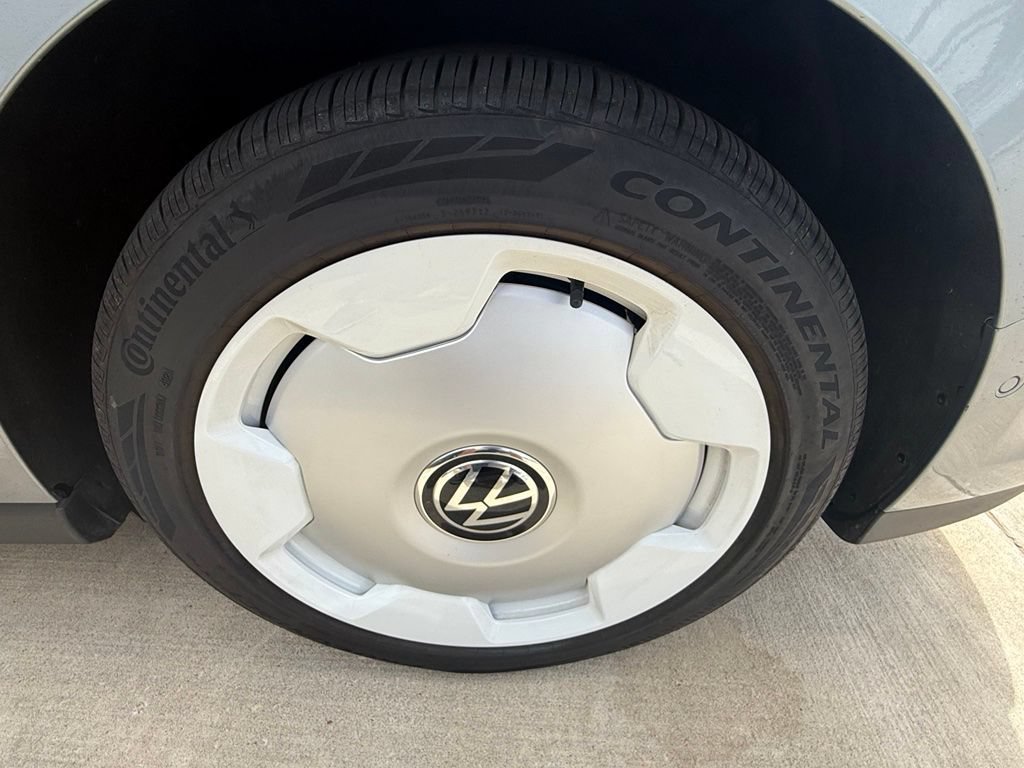 Certified 2025 Volkswagen ID. Buzz 1st Edition RWD image 7