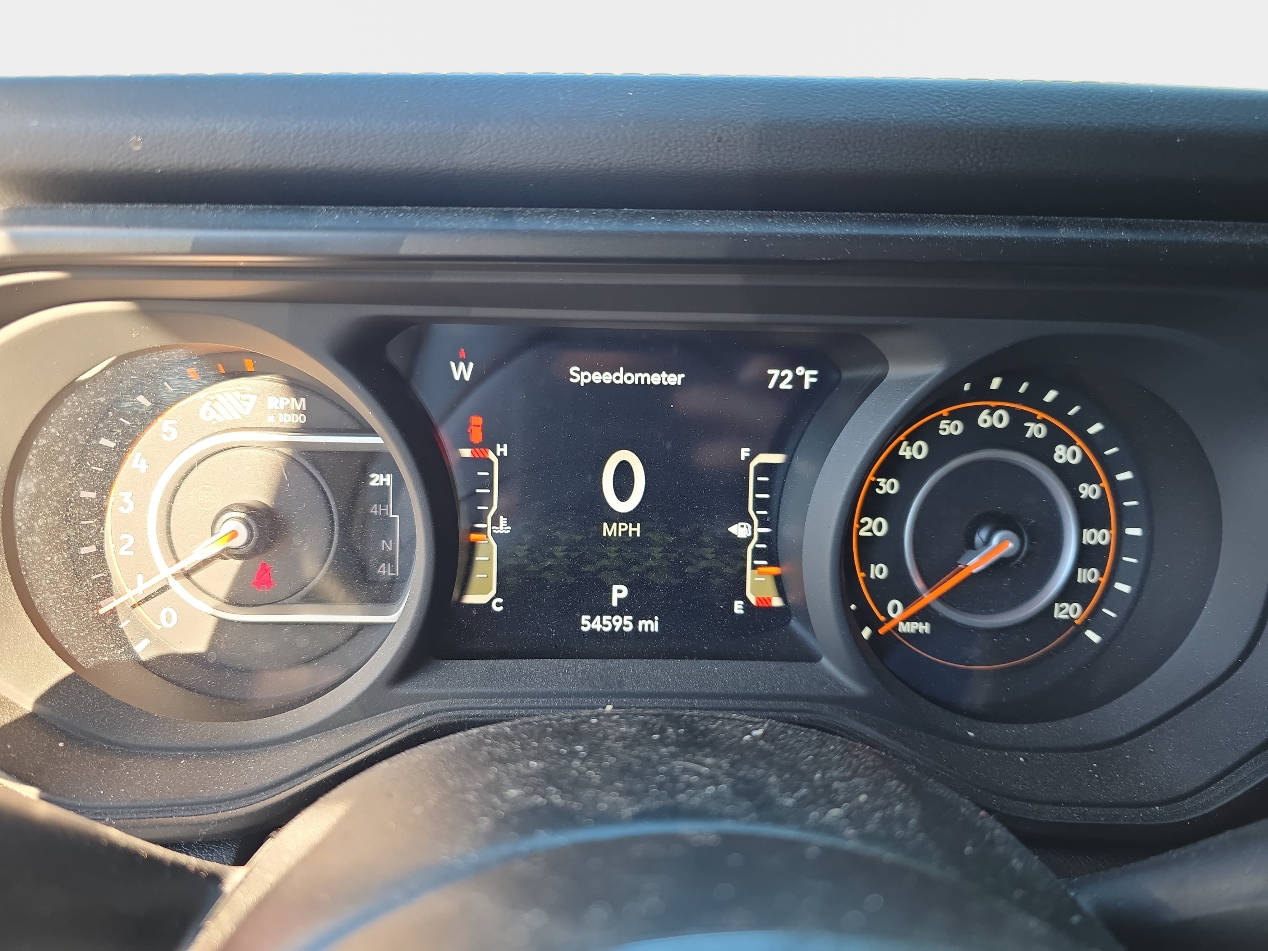 Used 2024 Jeep Wrangler Unlimited Sahara w/ Technology Group AWD/4WD image 7