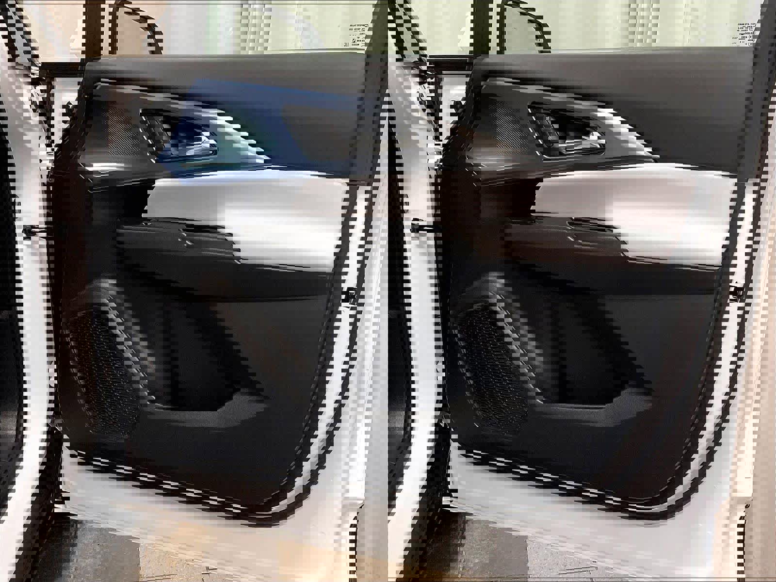 Used 2025 Chevrolet Equinox EV LT image 12