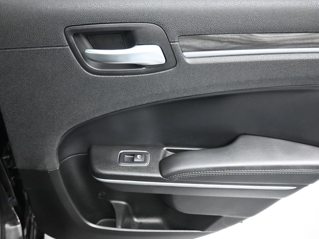 Used 2019 Chrysler 300 Touring w/ Sport Appearance Package image 35