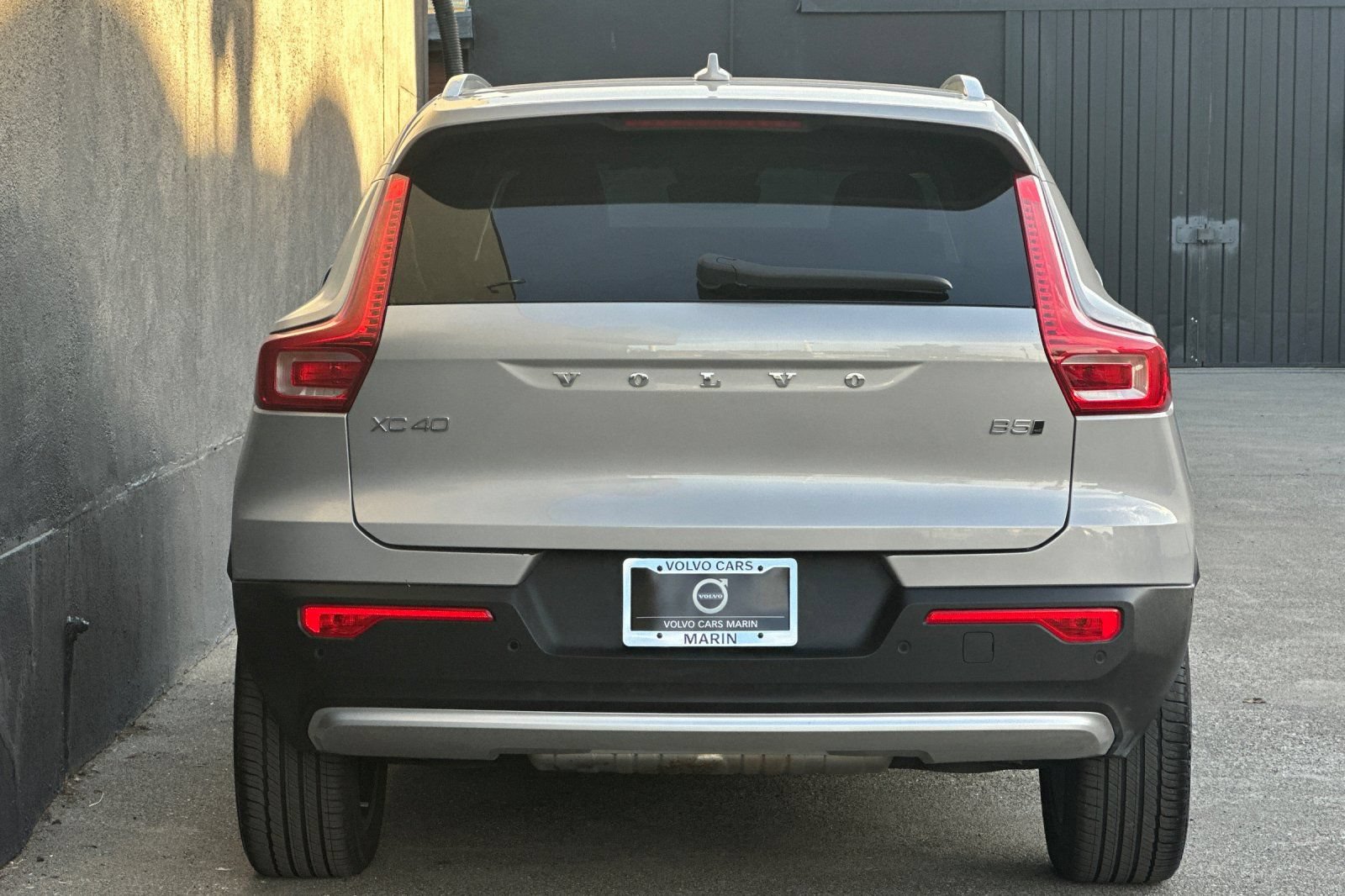 Certified 2025 Volvo XC40 B5 Plus AWD/4WD image 8