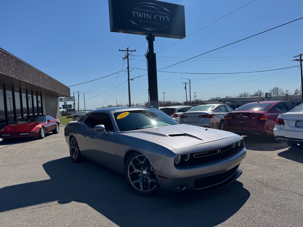 Used 2016 Dodge Challenger R/T w/ Cold Weather Group
