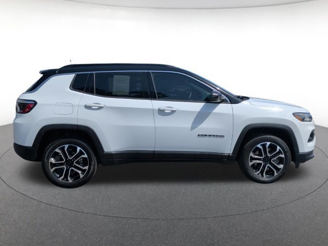 Used 2023 Jeep Compass Limited w/ Sun and Sound Group AWD/4WD image 2