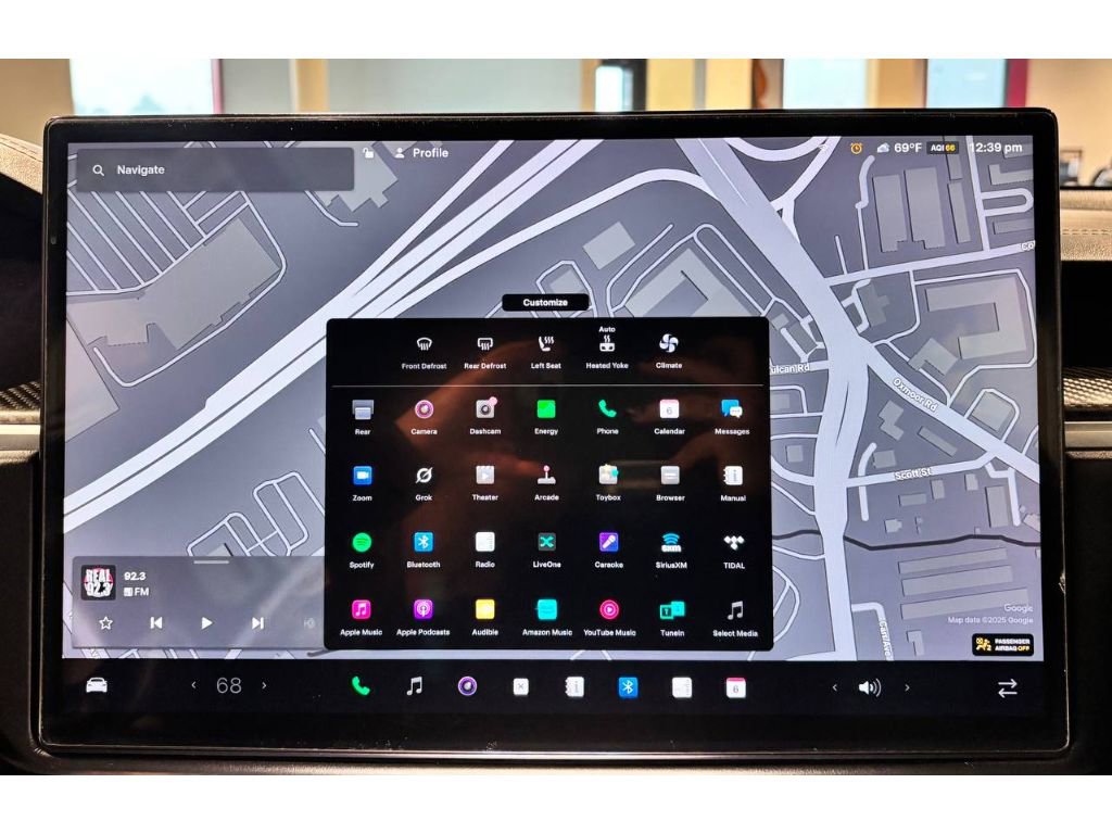 Used 2023 Tesla Model S Plaid image 32