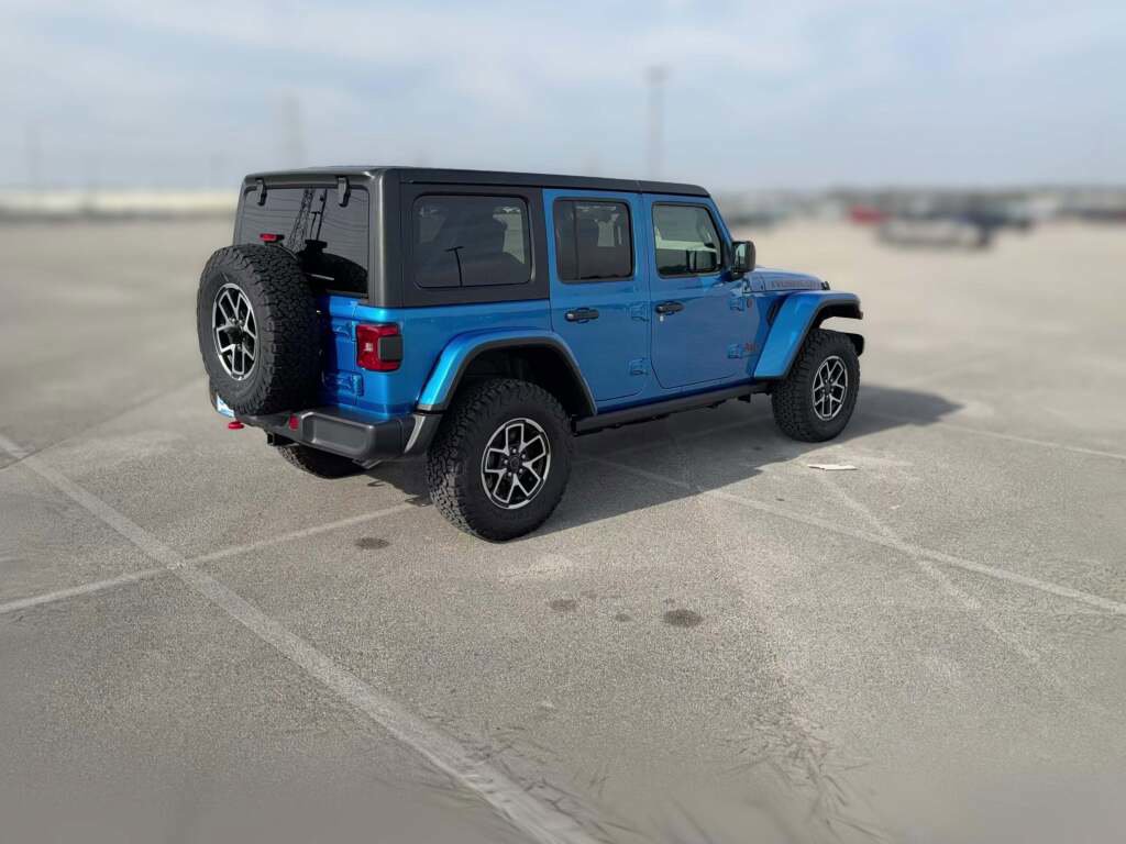 New 2025 Jeep Wrangler Unlimited Rubicon image 12