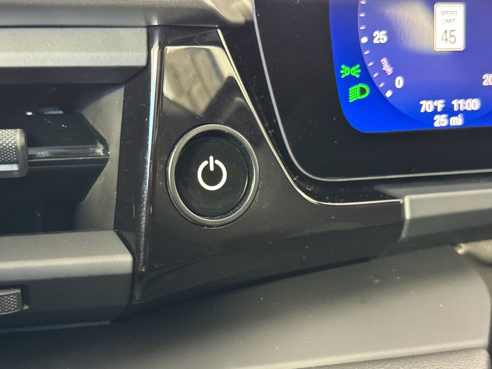 New 2026 Porsche Macan 4 Electric image 27