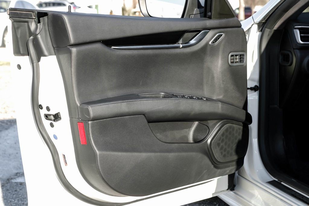 Used 2023 Maserati Ghibli Modena image 38