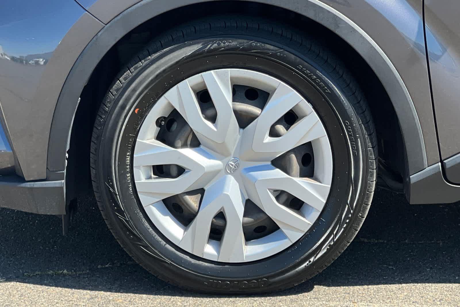 Certified 2021 Toyota C-HR LE FWD image 29