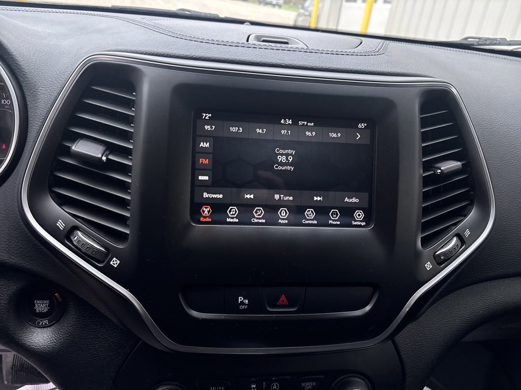 Used 2020 Jeep Cherokee Latitude Plus w/ Cold Weather Group image 18