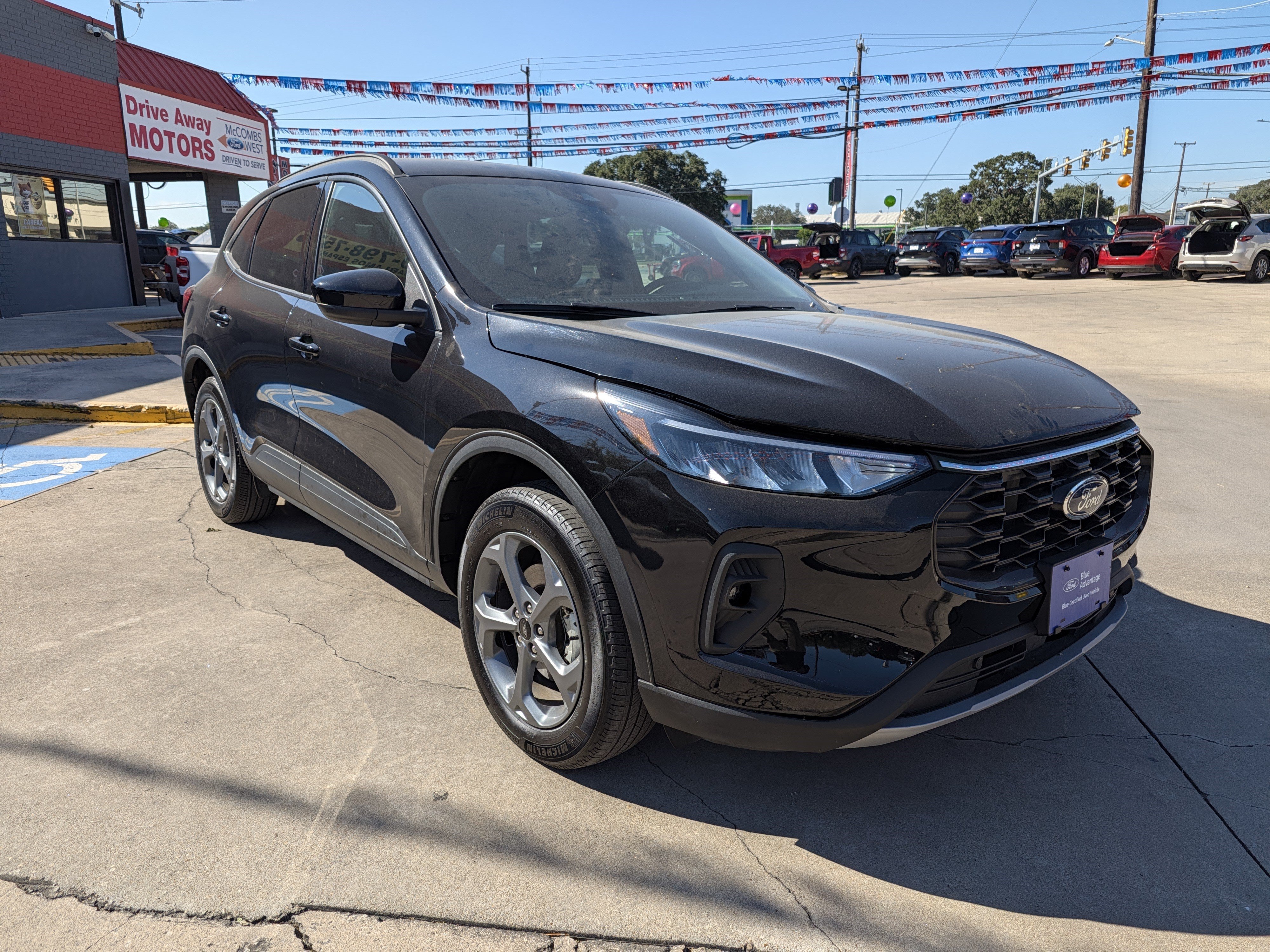Certified 2025 Ford Escape ST-Line Select AWD/4WD image 3