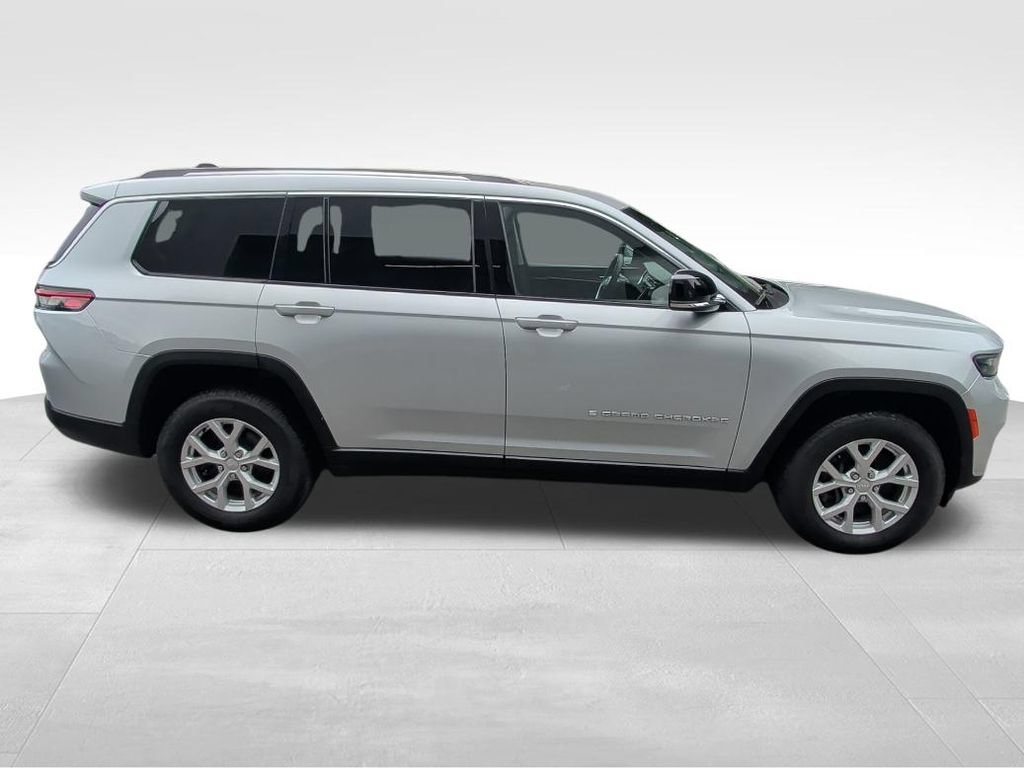 Used 2023 Jeep Grand Cherokee L Limited AWD/4WD image 6