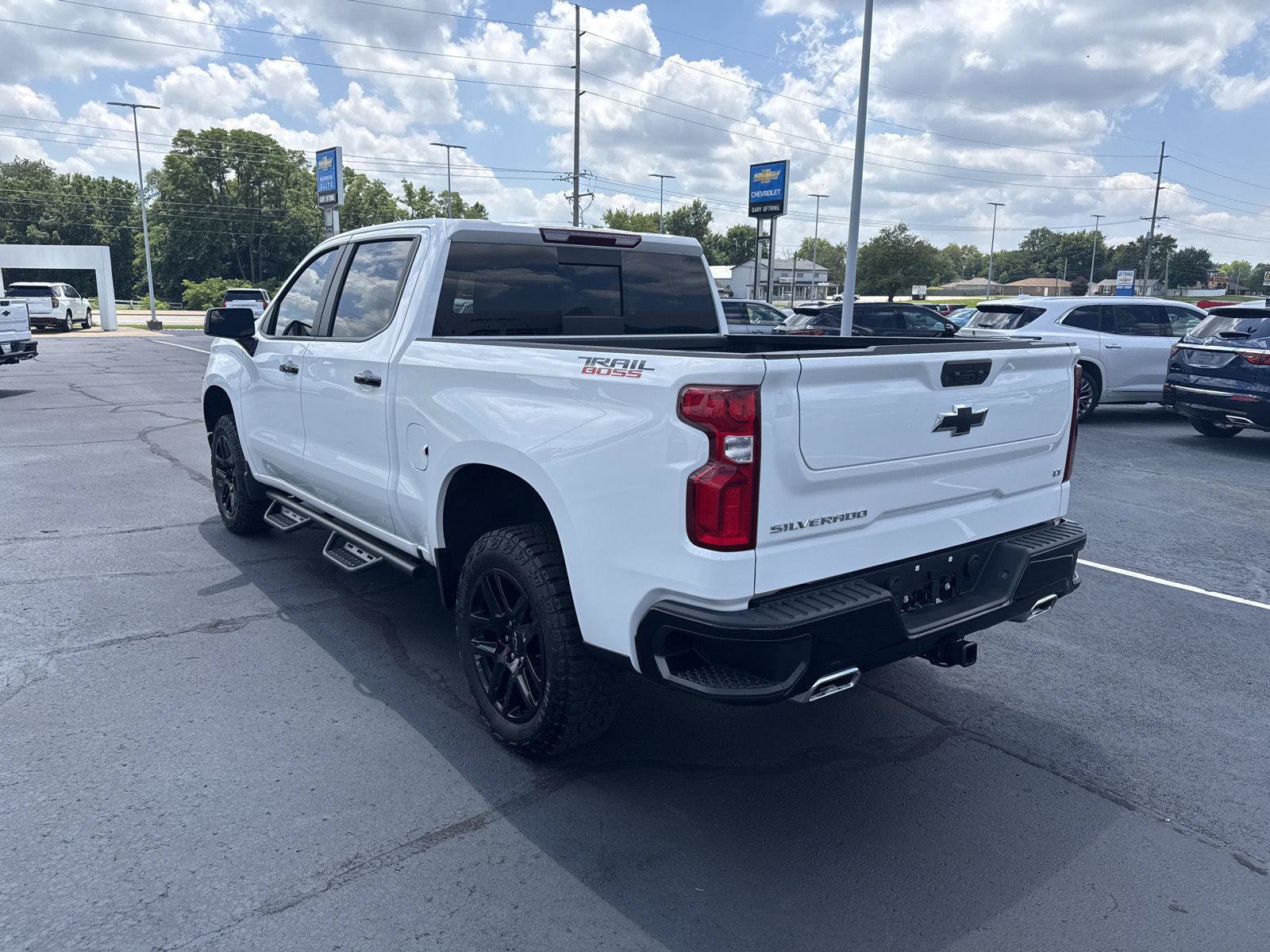 Used 2026 Chevrolet Silverado 1500 LT Trail Boss w/ Convenience Package II AWD/4WD image 4