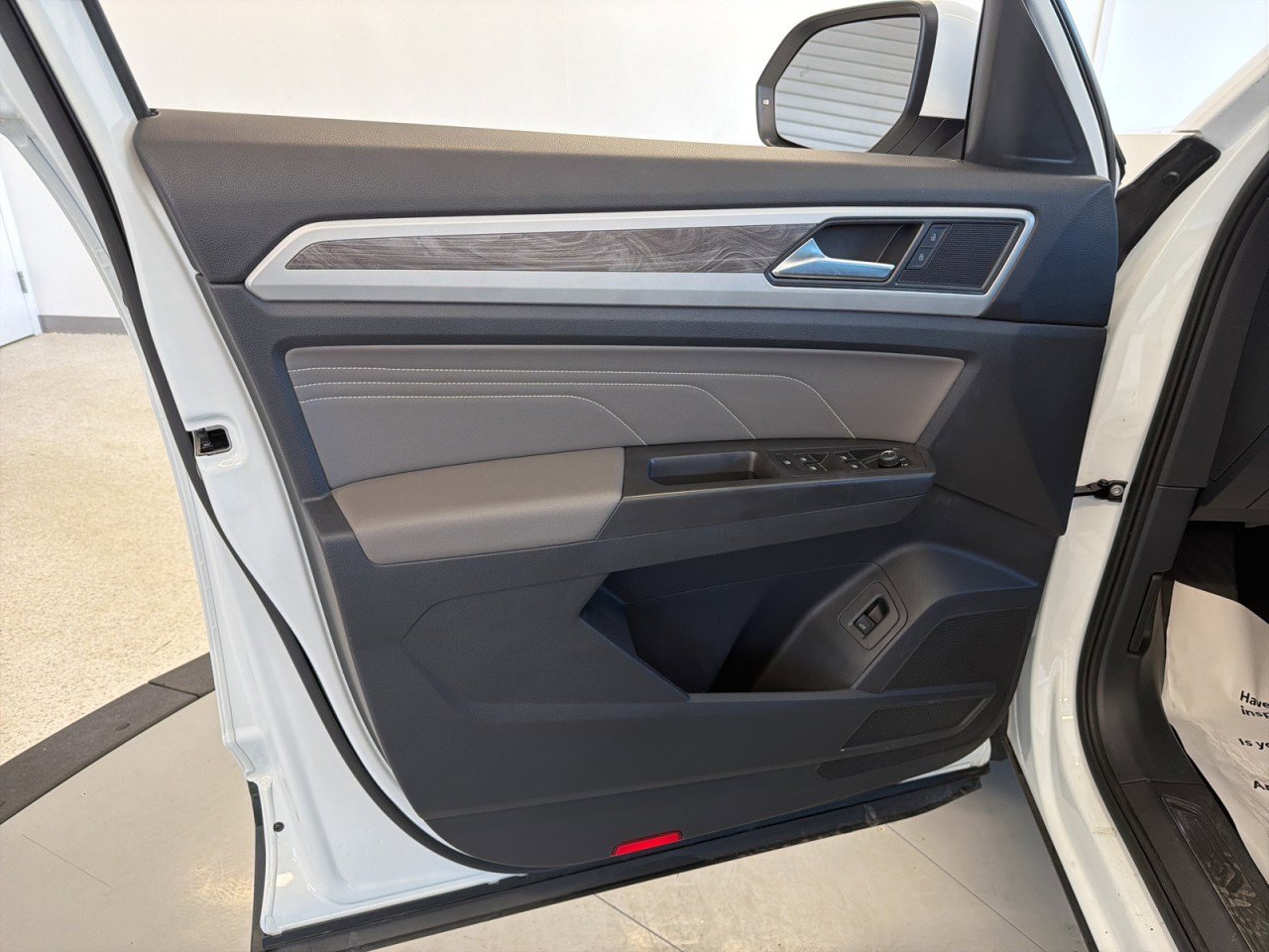 Used 2023 Volkswagen Atlas Cross Sport SE image 37