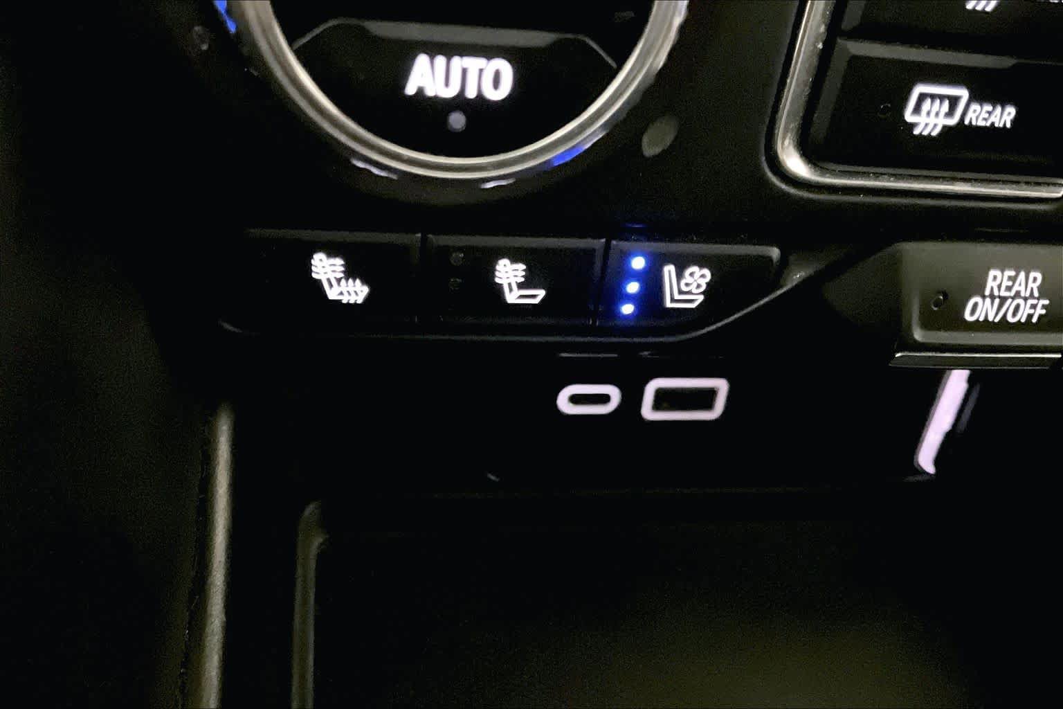 Used 2023 GMC Yukon AT4 AWD/4WD image 35