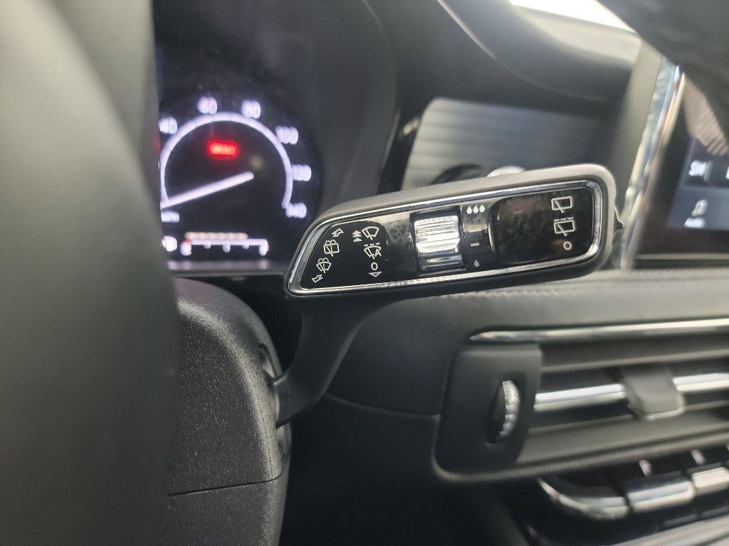 Used 2021 Lincoln Corsair AWD w/ Premium Package image 30