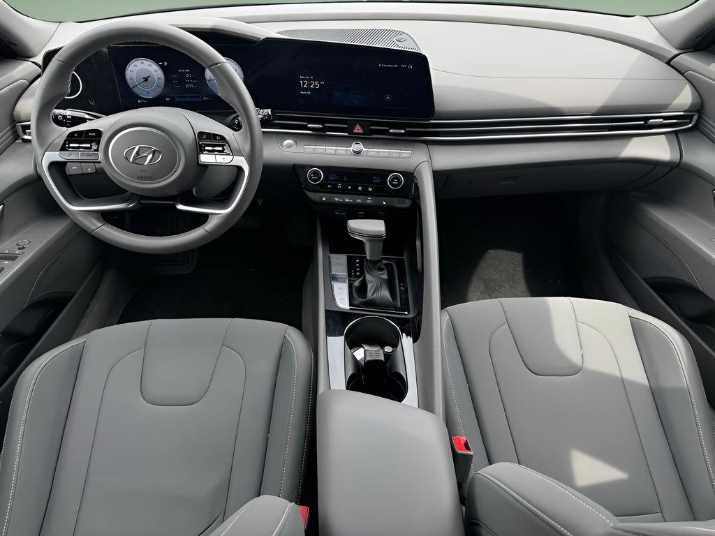Used 2023 Hyundai Elantra SEL w/ Convenience Package image 21