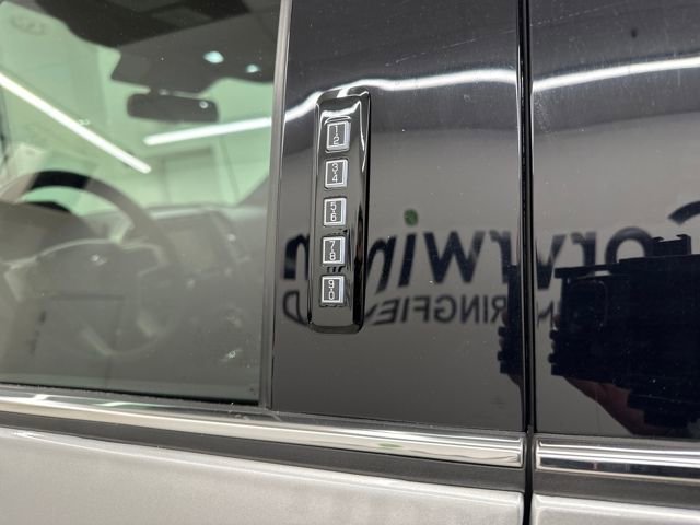 Certified 2019 Ford F150 Platinum w/ Equipment Group 701A Luxury image 32