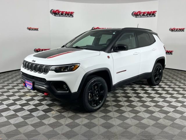 Used 2024 Jeep Compass Trailhawk image 4