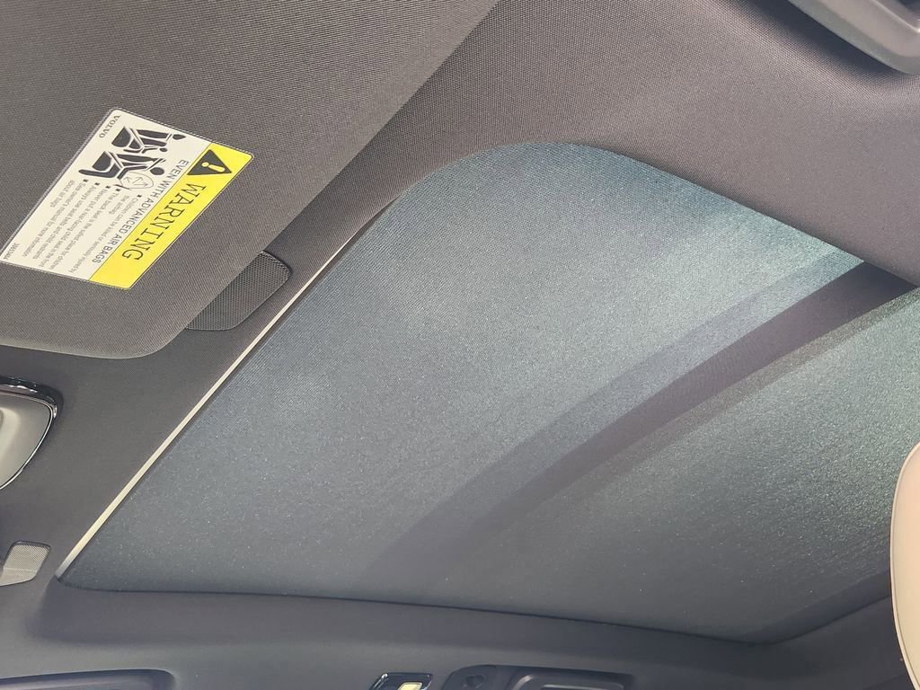 New 2026 Volvo XC90 B6 Plus w/ Protection Package Premier image 18