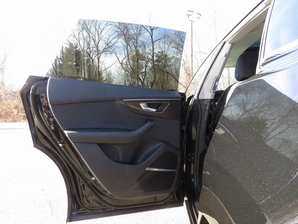 Used 2022 Audi Q8 Prestige image 19