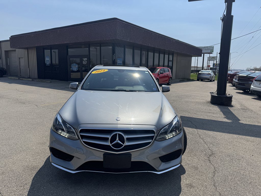 Used 2014 Mercedes-Benz E 350 4MATIC Sedan image 2