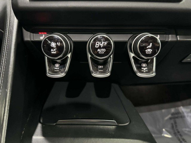 Used 2017 Audi R8 V10 w/ Carbon Exterior Package image 30
