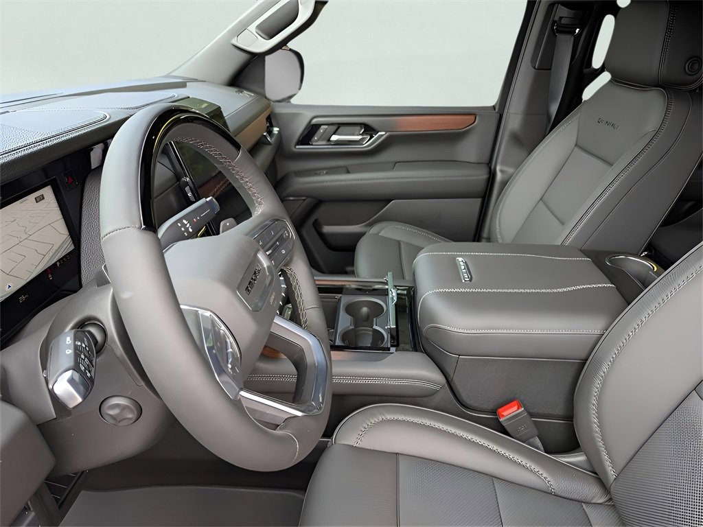 New 2025 GMC Yukon XL Denali w/ Denali Reserve Package image 16