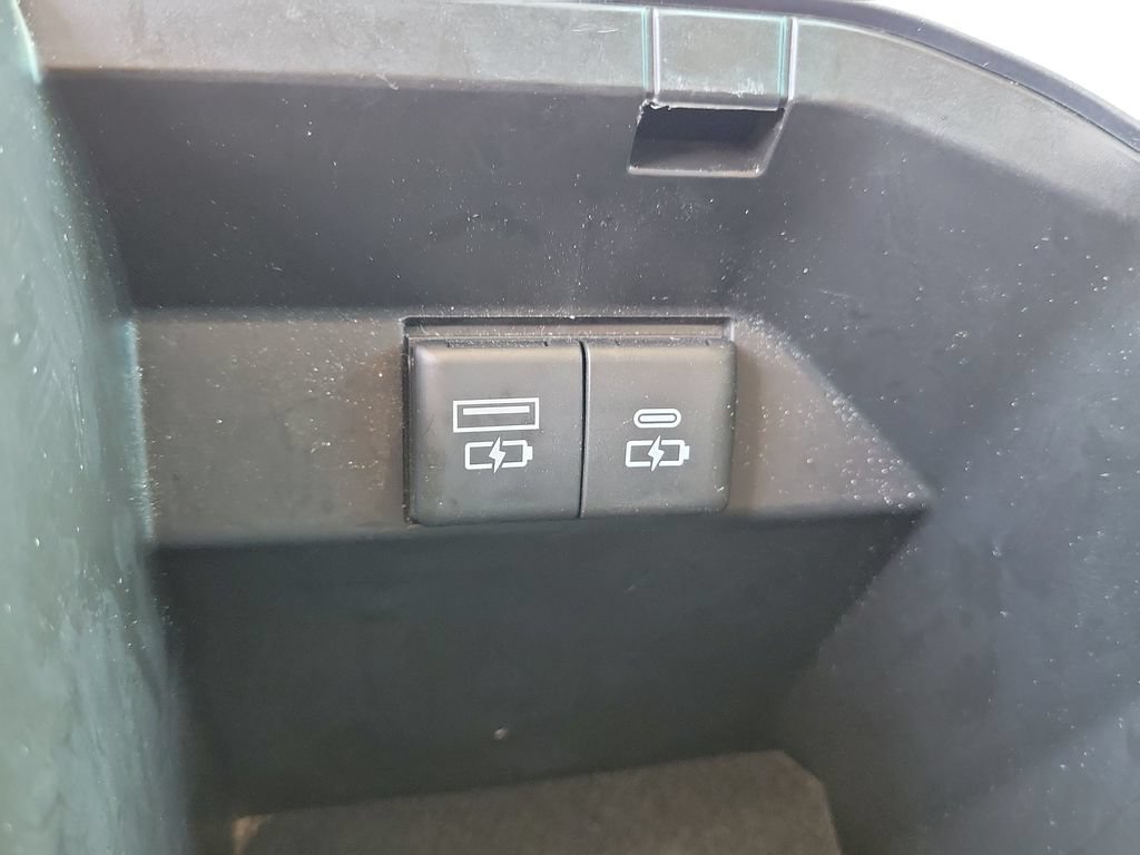 Used 2022 Toyota Camry XSE w/ Navigation Package FWD image 35