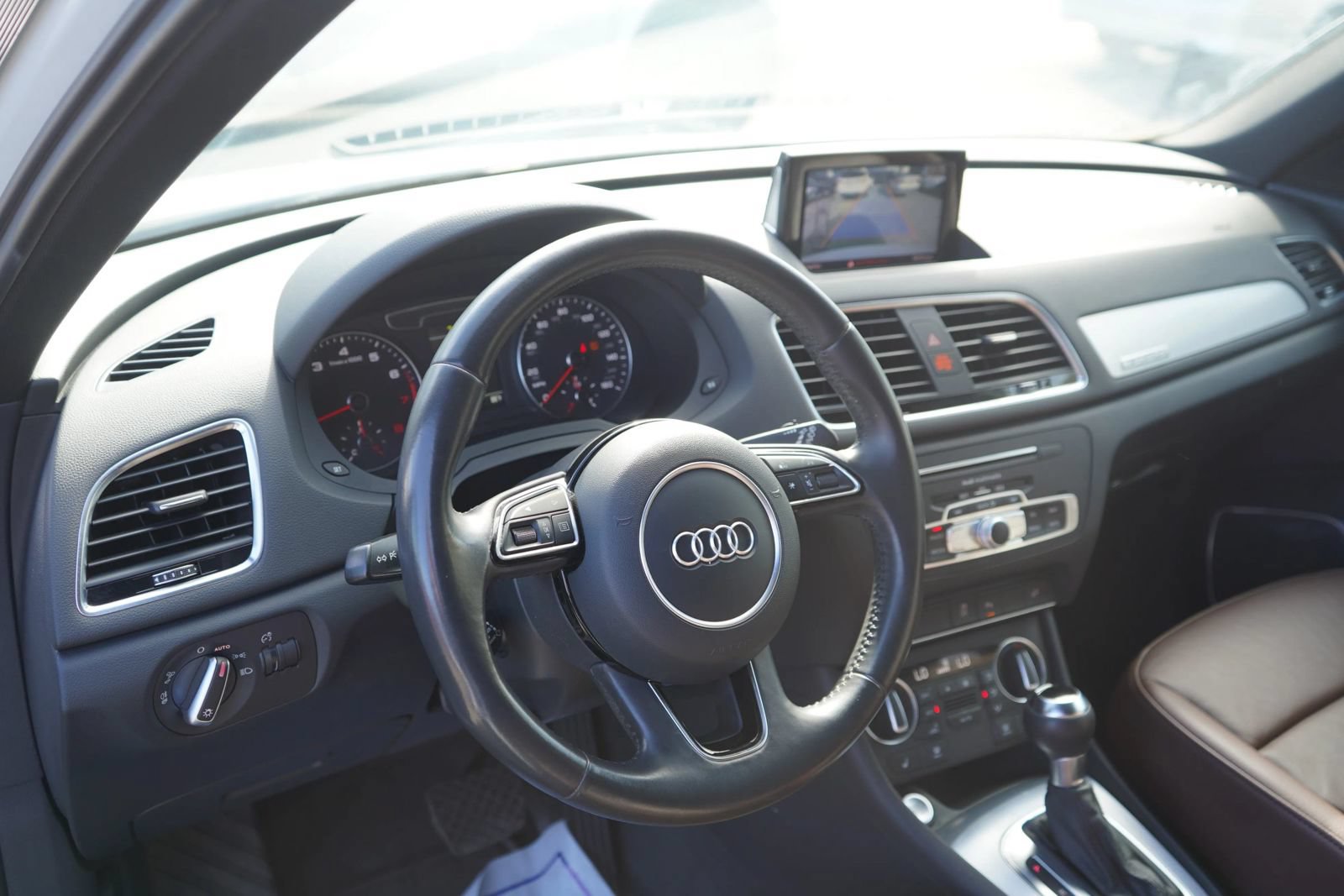 Used 2018 Audi Q3 2.0T Premium Plus w/ Premium Plus Package AWD/4WD image 6