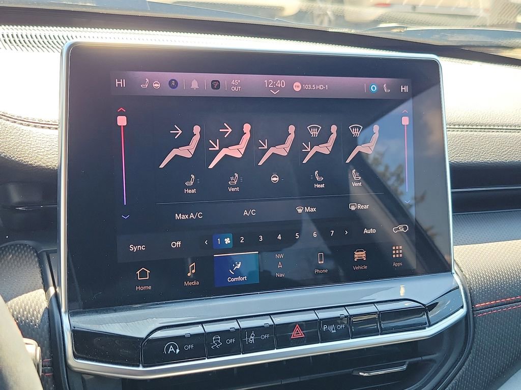 Used 2025 Jeep Compass Trailhawk w/ Trailhawk Elite Group image 32