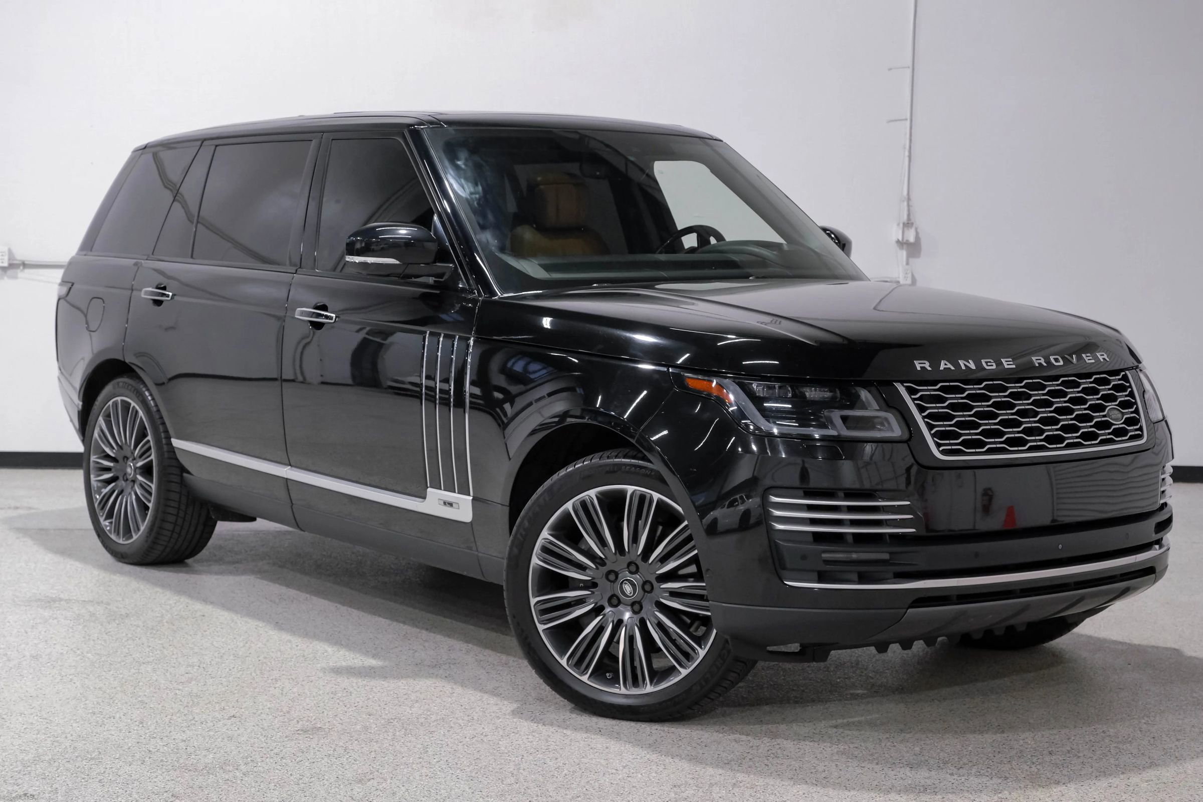 Used 2019 Land Rover Range Rover Long Wheelbase Autobiography image 4