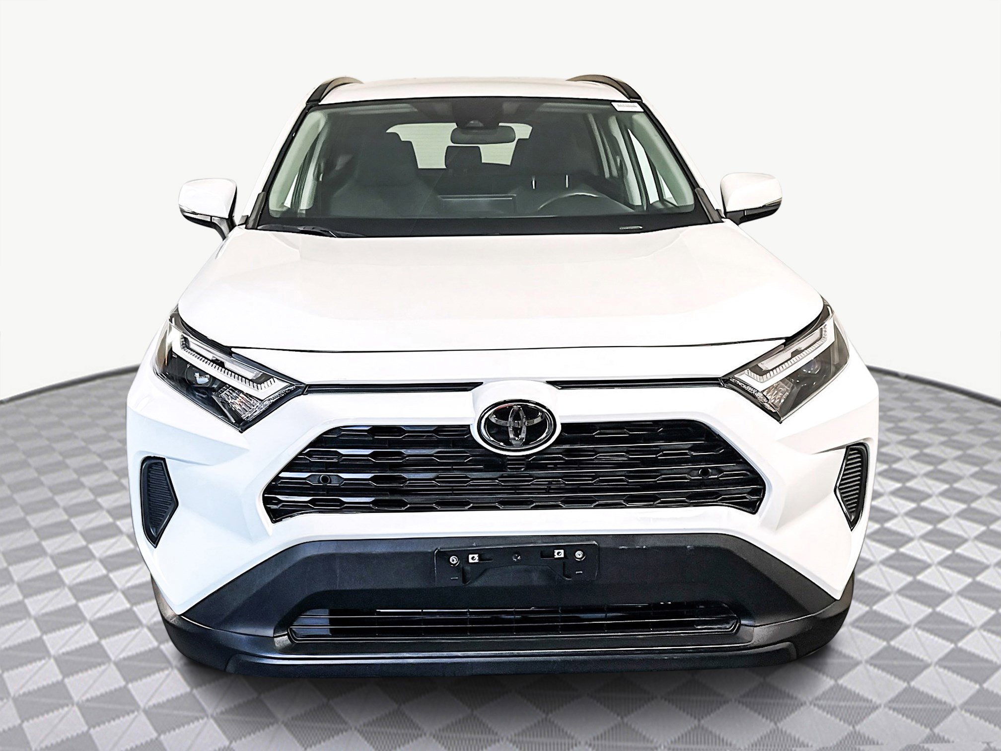 Used 2022 Toyota RAV4 XLE image 2