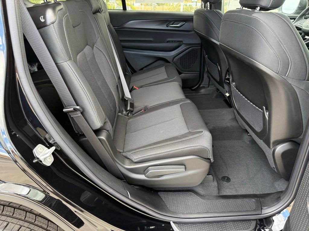 New 2026 Jeep Grand Cherokee L Laredo AWD/4WD image 21