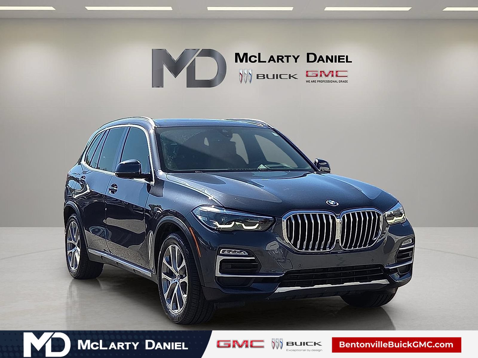 Used 2019 BMW X5 xDrive40i w/ Premium Package 2