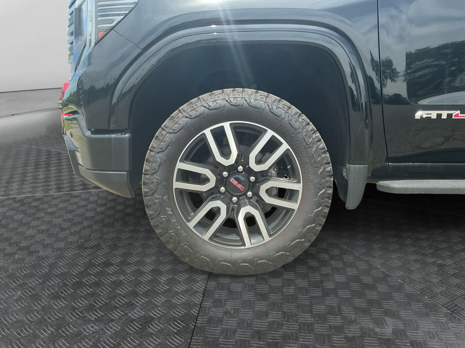 Used 2022 GMC Sierra 1500 AT4 w/ AT4 Premium Package AWD/4WD image 14