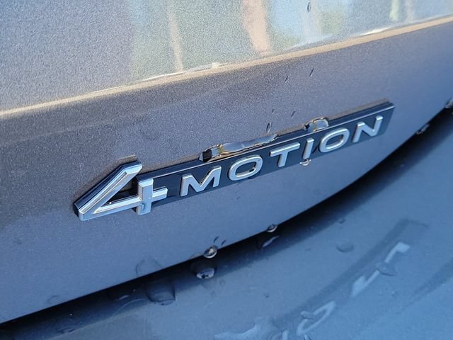 Certified 2025 Volkswagen Tiguan SE R-Line AWD/4WD image 7