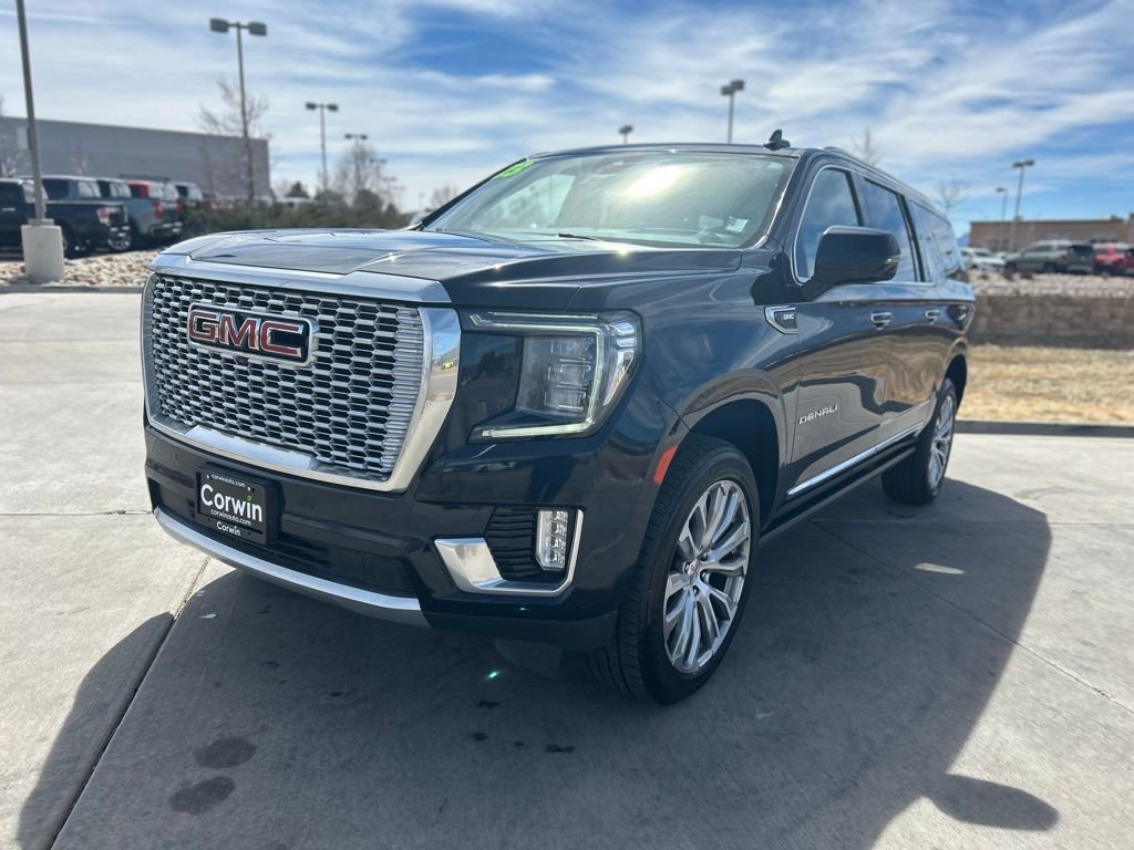 Used 2023 GMC Yukon XL Denali AWD/4WD image 3