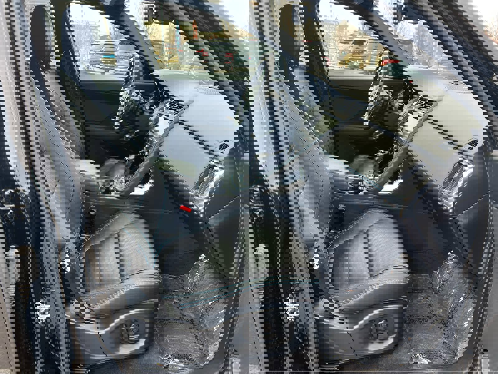 Used 2019 Jaguar E-PACE R-Dynamic SE image 17