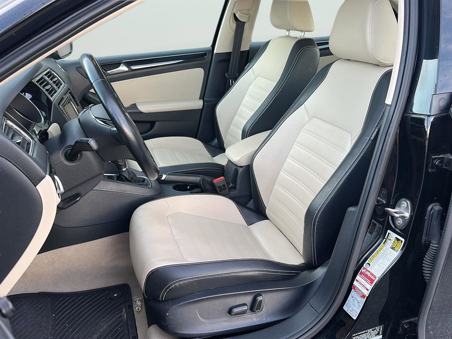 Used 2016 Volkswagen Jetta SEL Premium w/ Lighting Package image 12