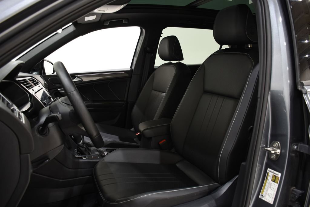 Used 2024 Volkswagen Tiguan SE R-Line image 23