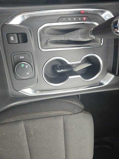 Used 2020 Chevrolet Traverse LT image 15