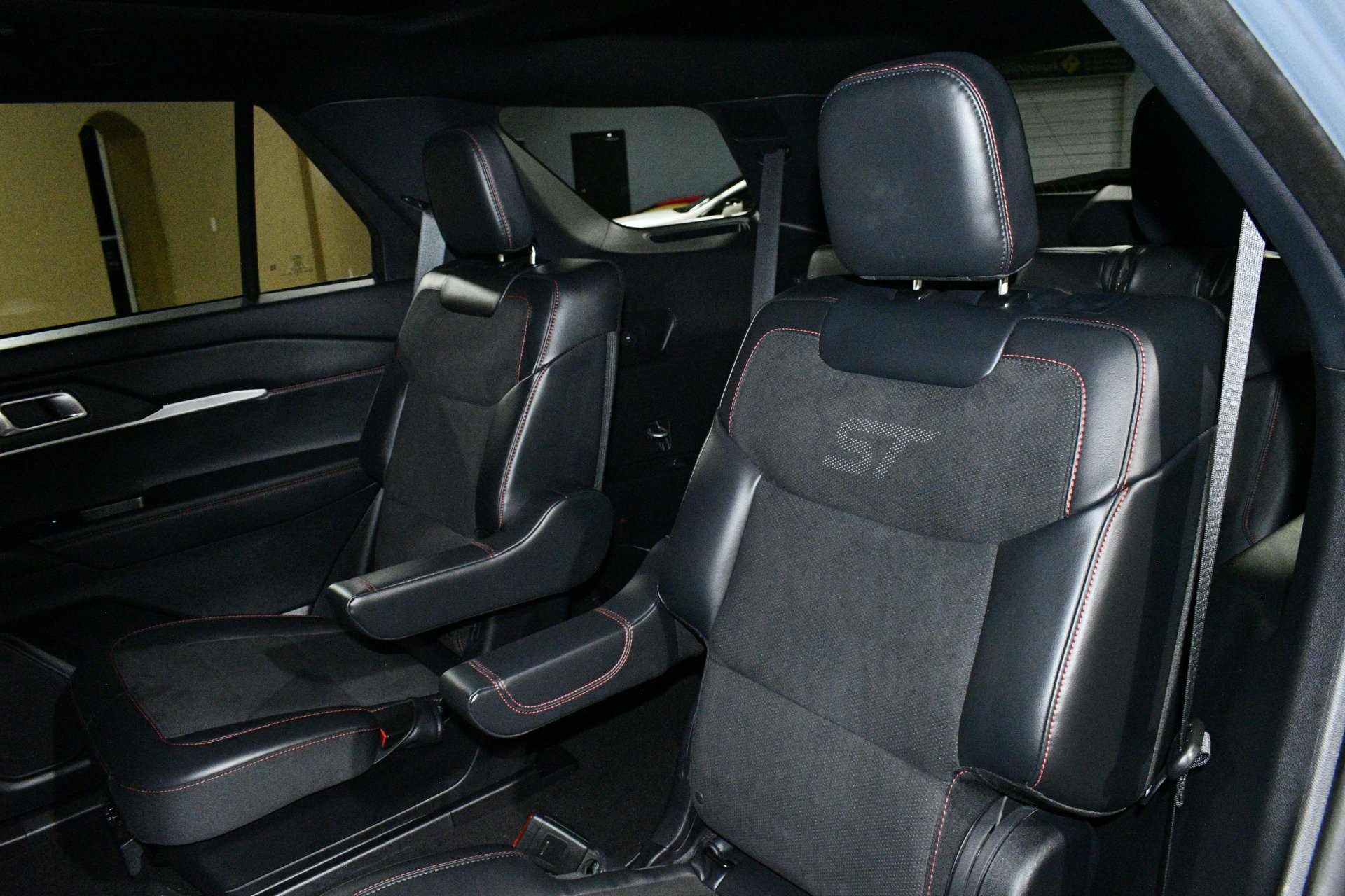 Used 2025 Ford Explorer ST w/ Sun And Sound Package image 17