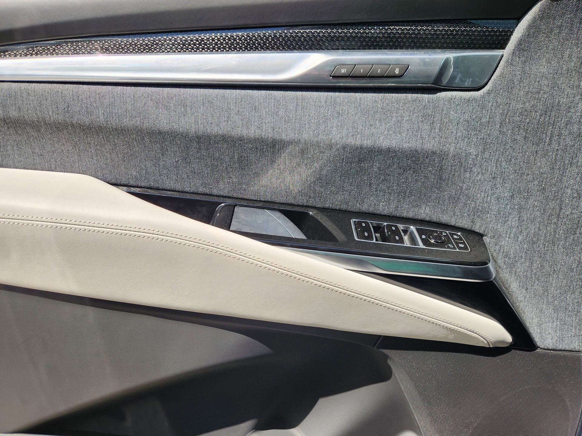 Used 2026 Cadillac Escalade V w/ LPO, ONYX Package image 10