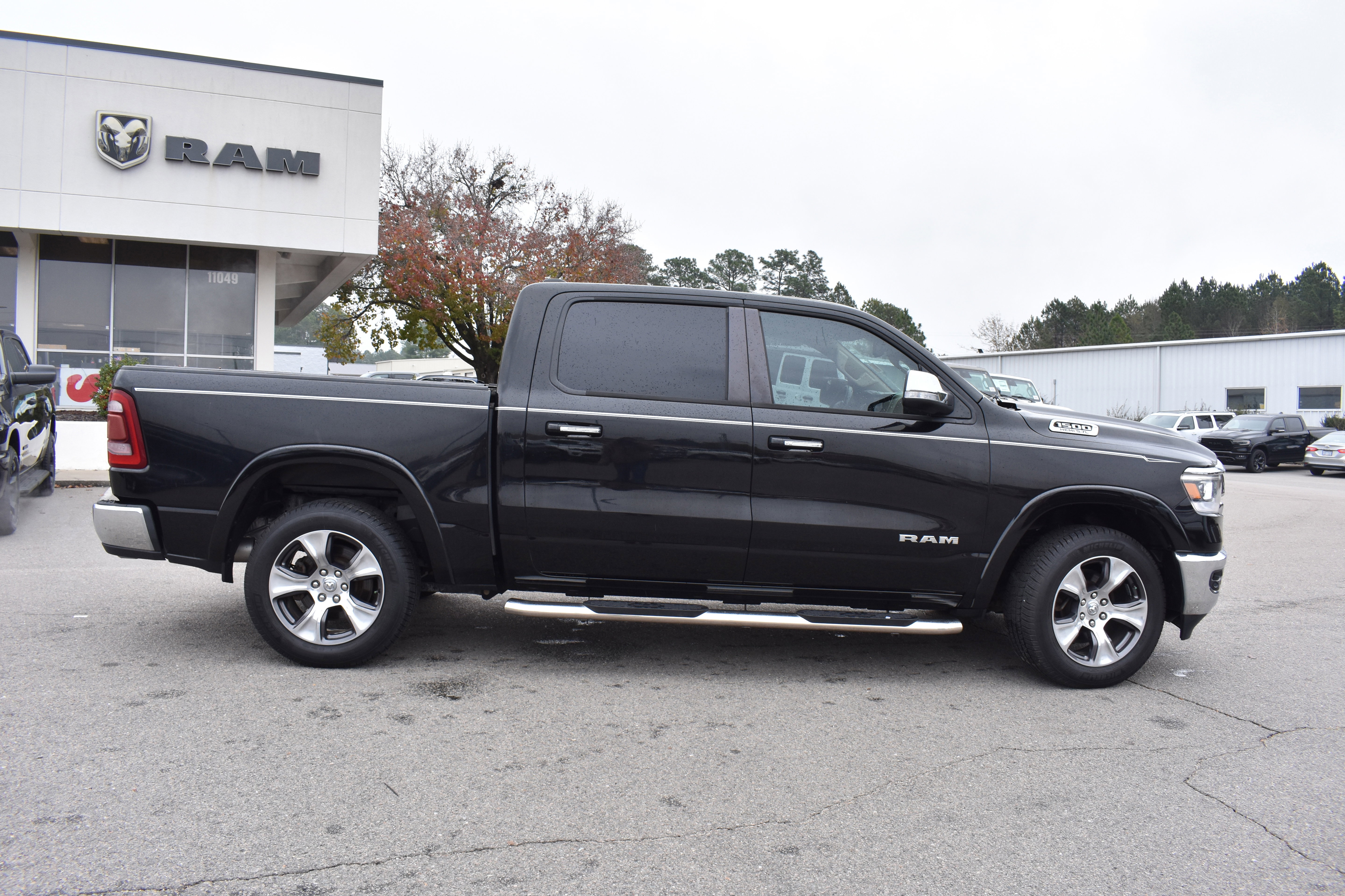 Used 2019 RAM 1500 Laramie image 10