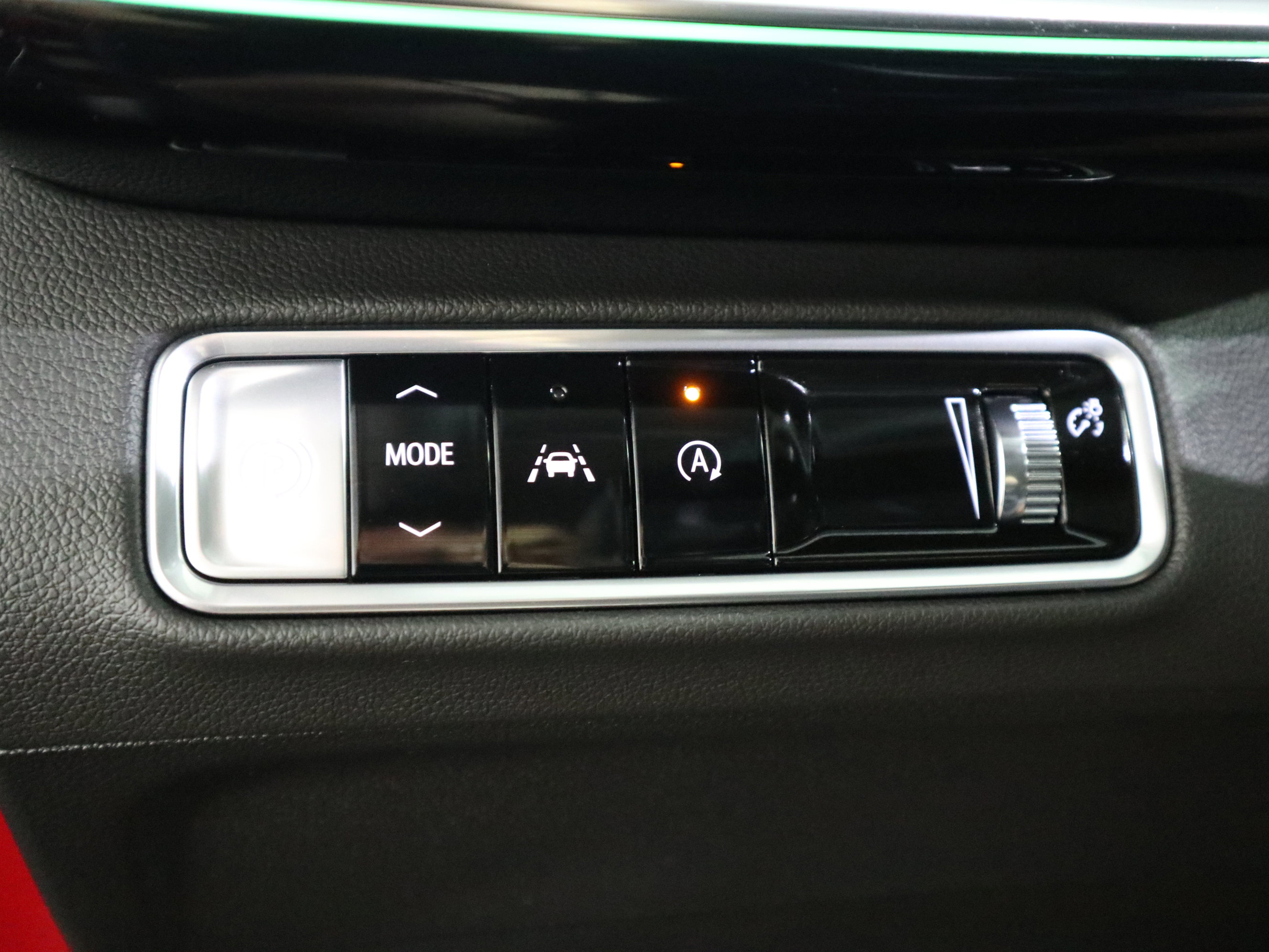 Used 2025 Buick Envision Preferred image 28