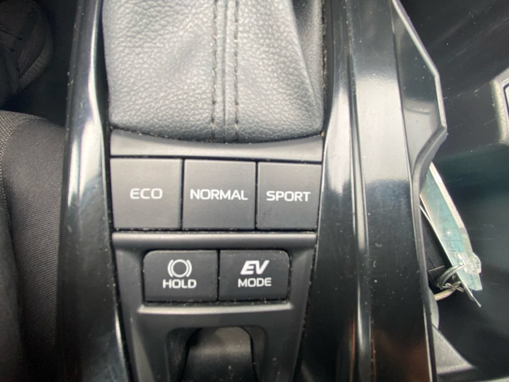 Used 2025 Toyota Camry LE FWD image 24