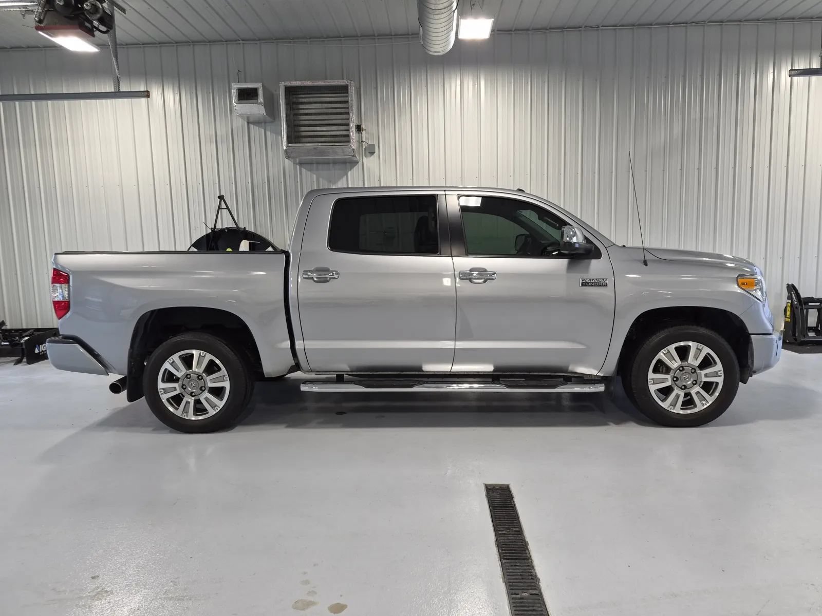 Used 2014 Toyota Tundra Platinum RWD image 2